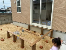 ウッドデッキ塗装ビフォー
